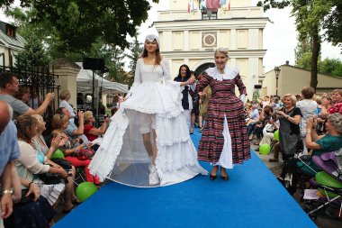 Haute Couture Fashion Show by Hanna Bienkowska - Wilanów 2012